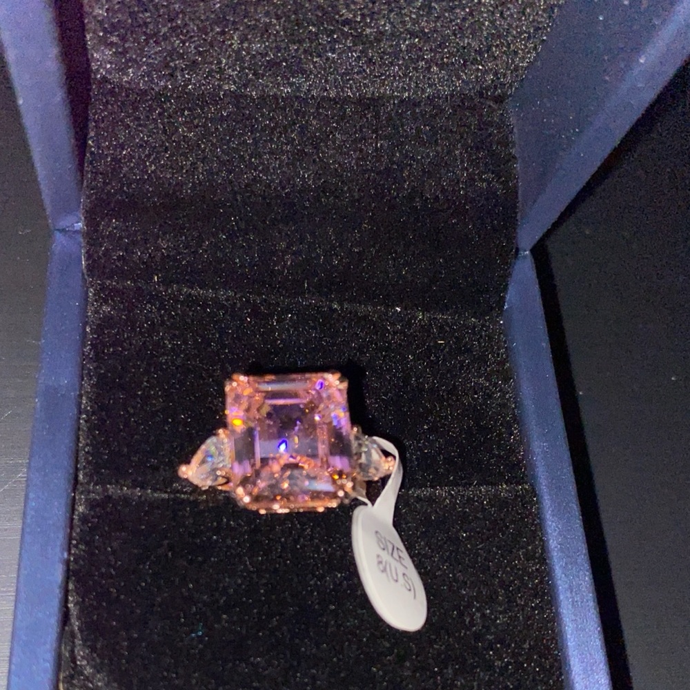 Ring - Picture 2 of 6